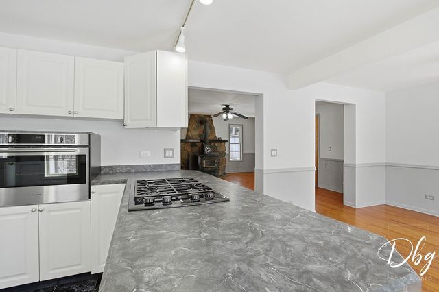 21870 W Lake Avenue, Round Lake, IL 60073