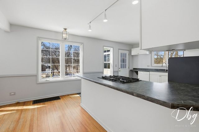 21870 W Lake Avenue, Round Lake, IL 60073