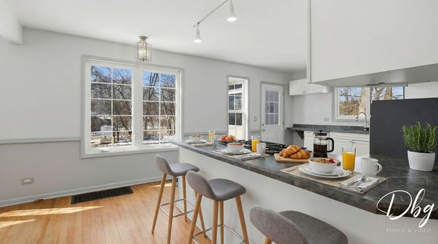 21870 W Lake Avenue, Round Lake, IL 60073