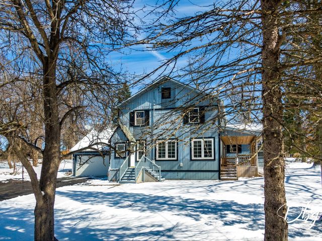 21870 W Lake Avenue, Round Lake, IL 60073