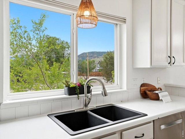 4852 10th St, Boulder, CO 80304