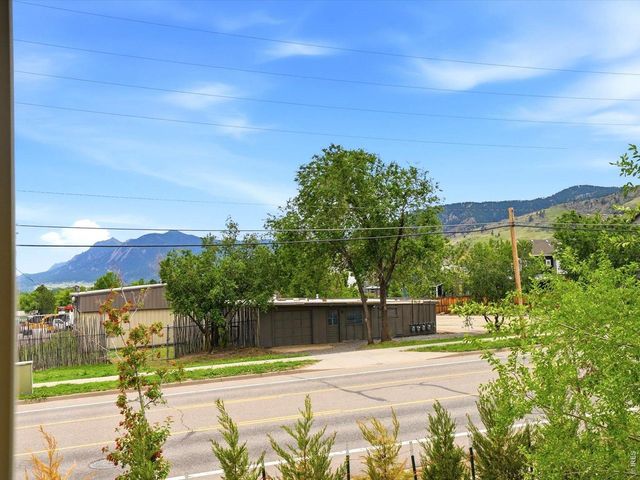 4852 10th St, Boulder, CO 80304