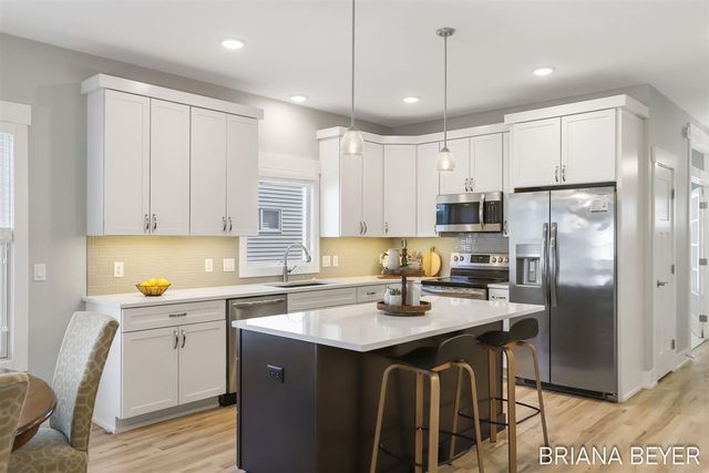 1012 Maplewood Court, Holland, MI 49423