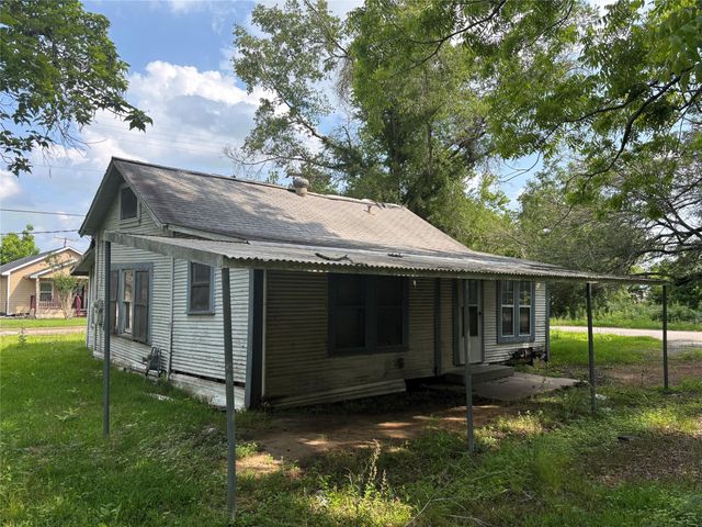 1101 N Blair Avenue, Cleveland, TX 77327