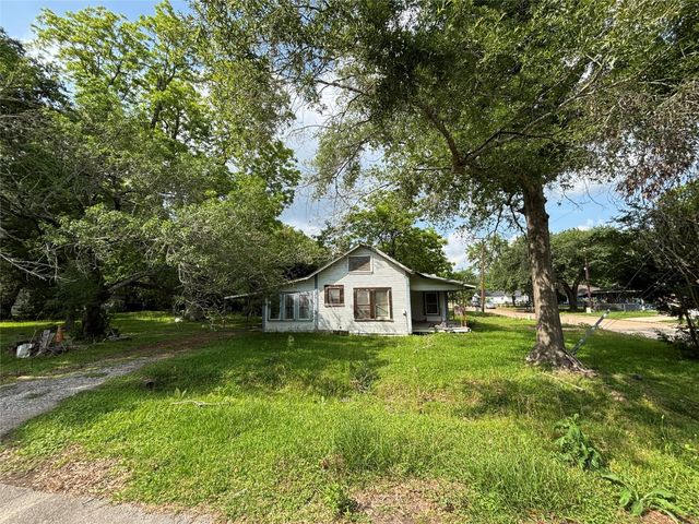 1101 N Blair Avenue, Cleveland, TX 77327