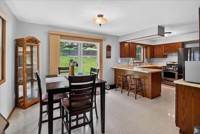 520 Acker Parkway, Deforest, WI 53532