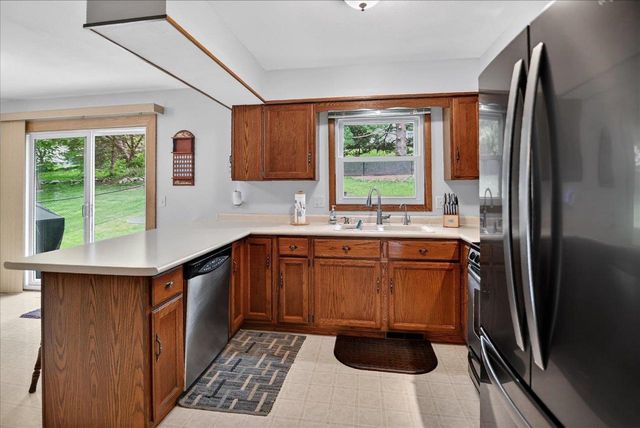 520 Acker Parkway, Deforest, WI 53532