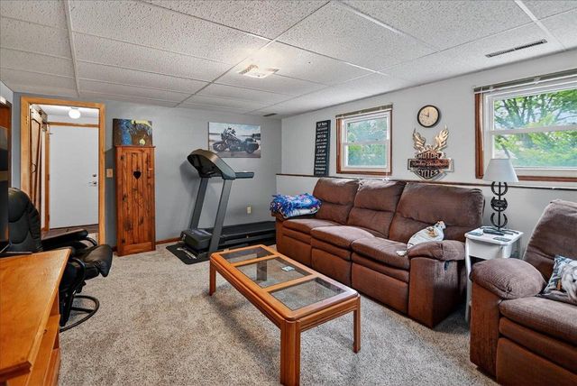 520 Acker Parkway, Deforest, WI 53532