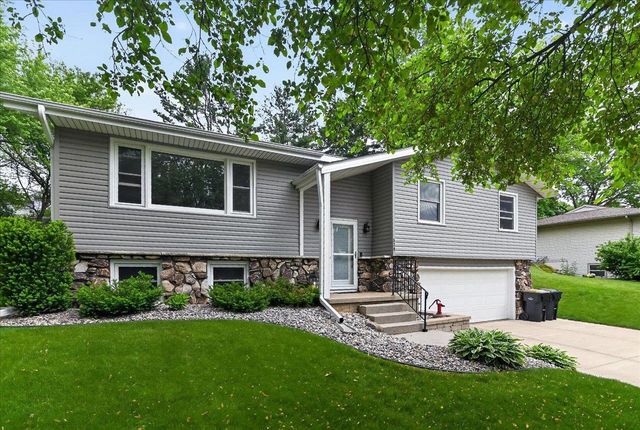 520 Acker Parkway, Deforest, WI 53532