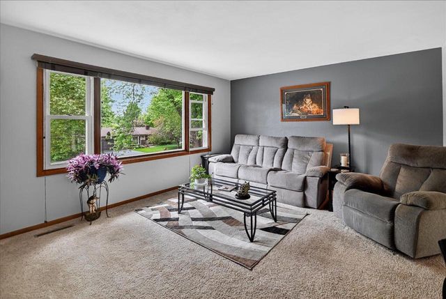 520 Acker Parkway, Deforest, WI 53532