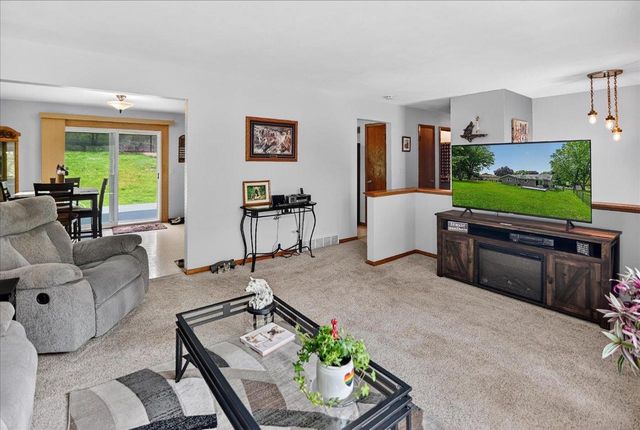 520 Acker Parkway, Deforest, WI 53532