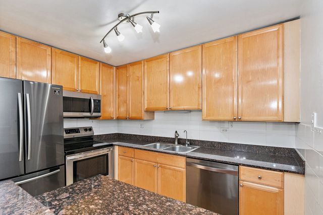522 E Spruce Drive 1B, Palatine, IL 60074