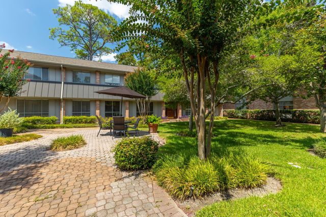 6478 Bayou Glen Road, Houston, TX 77057