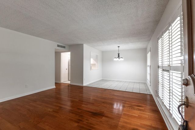 6478 Bayou Glen Road, Houston, TX 77057