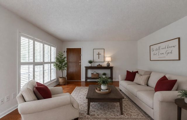 6478 Bayou Glen Road, Houston, TX 77057