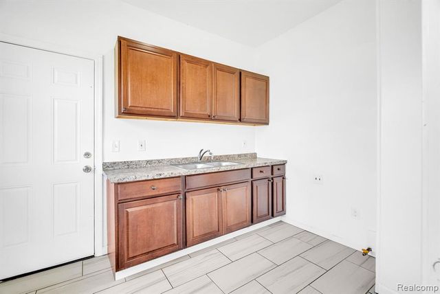 6423 Hazlett Street, Detroit, MI 48210