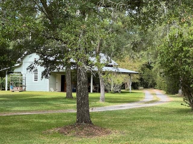9715 Two Pines Rd., Mcclellanville, SC 29458