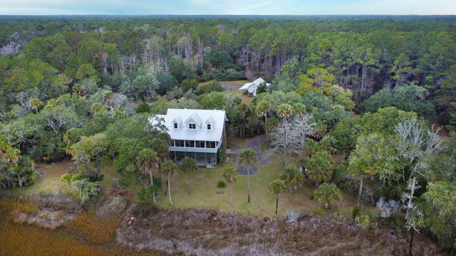 9715 Two Pines Rd., Mcclellanville, SC 29458
