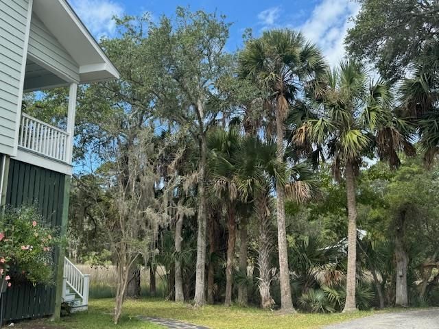 9715 Two Pines Rd., Mcclellanville, SC 29458