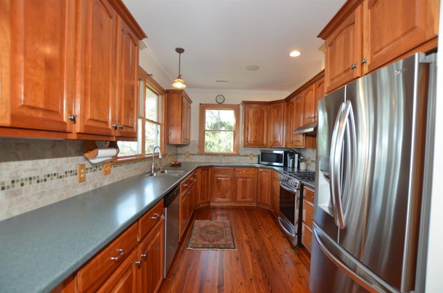 9715 Two Pines Rd., Mcclellanville, SC 29458