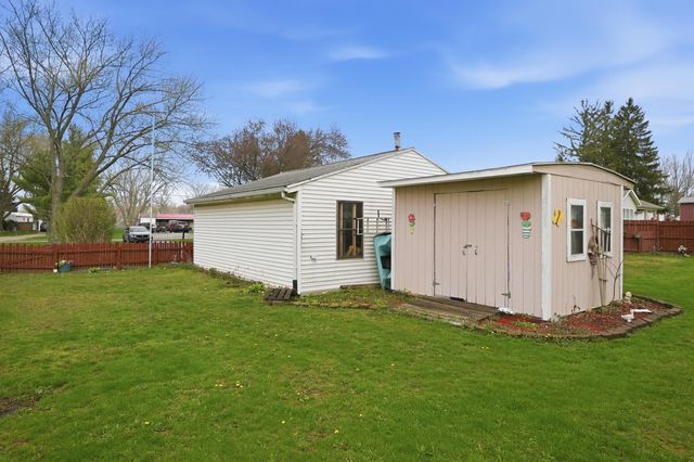 75 Lane 101 Long Beach Lake, Fremont, IN 46737