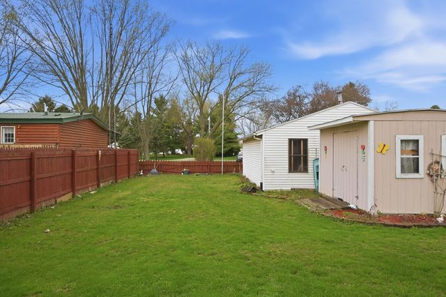 75 Lane 101 Long Beach Lake, Fremont, IN 46737