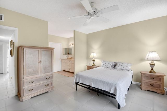 3281 Jog Park Drive, Greenacres, FL 33467