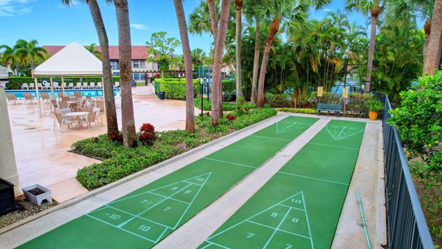 3281 Jog Park Drive, Greenacres, FL 33467