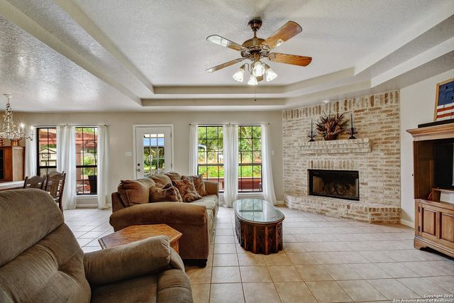 1810 Burr Oak, Adkins, TX 78101