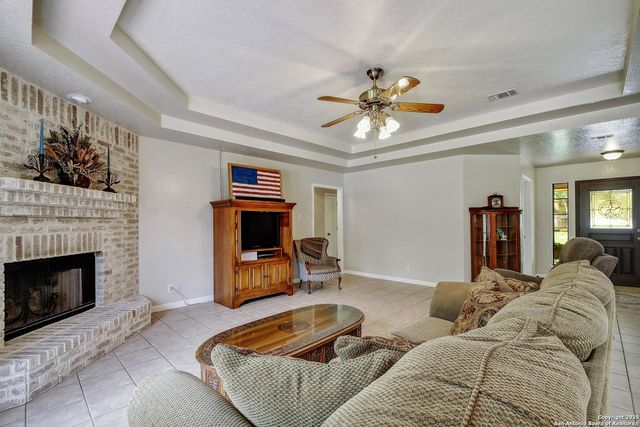 1810 Burr Oak, Adkins, TX 78101