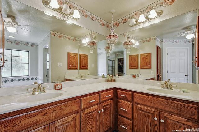 1810 Burr Oak, Adkins, TX 78101