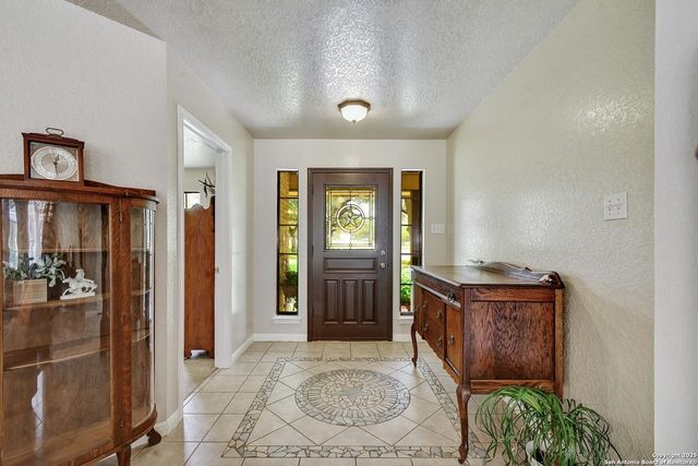 1810 Burr Oak, Adkins, TX 78101