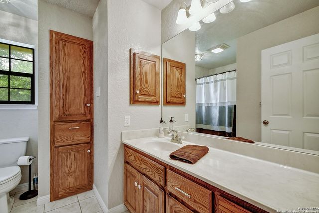 1810 Burr Oak, Adkins, TX 78101