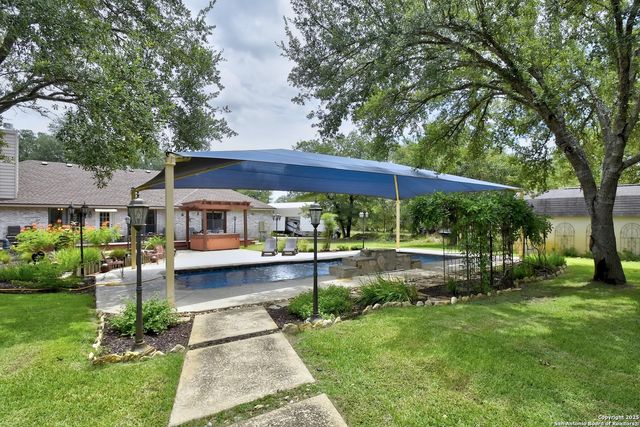 1810 Burr Oak, Adkins, TX 78101