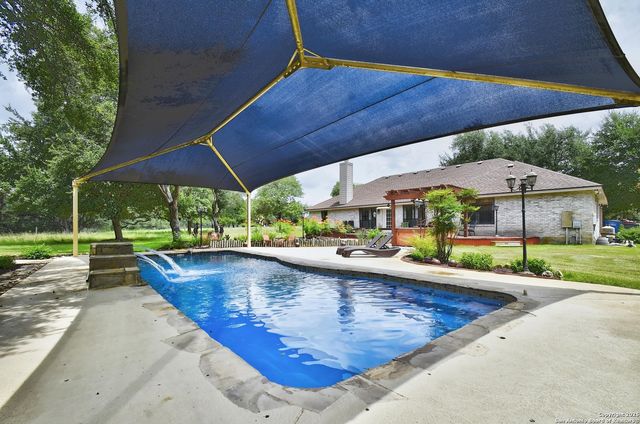 1810 Burr Oak, Adkins, TX 78101