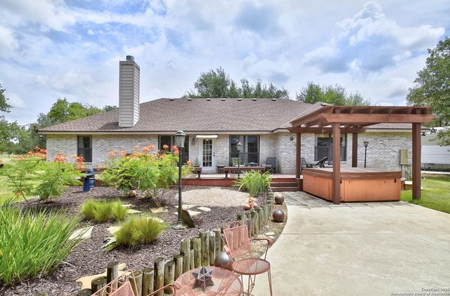 1810 Burr Oak, Adkins, TX 78101
