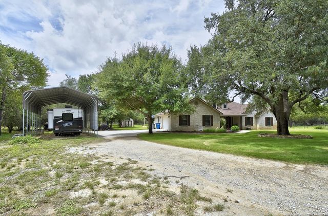 1810 Burr Oak, Adkins, TX 78101