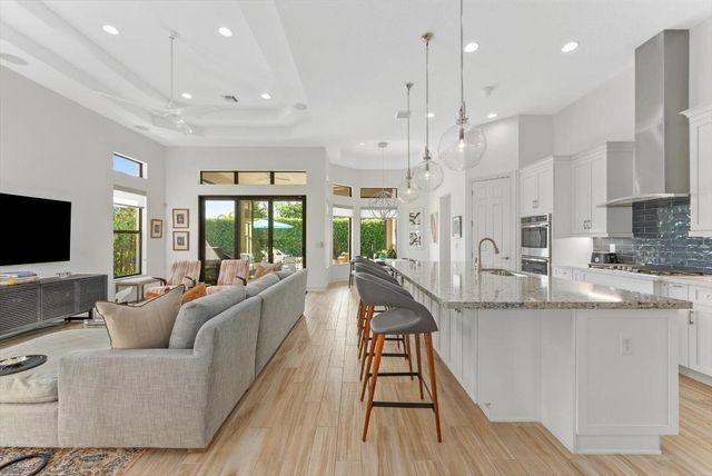 9475 Kalmar Circle W, Parkland, FL 33076