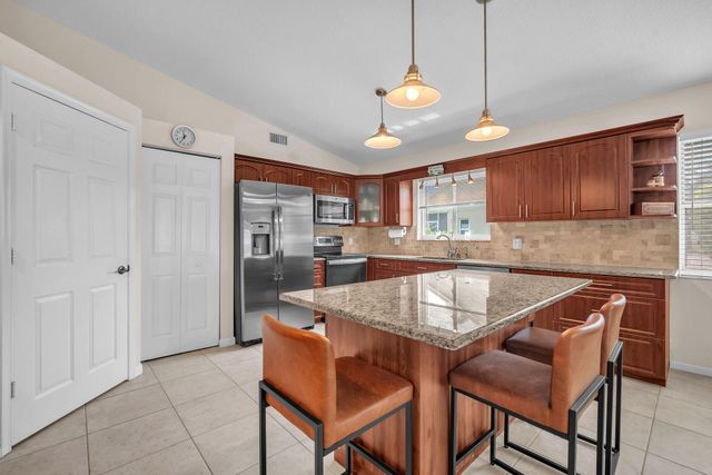 8576 WINDY Circle, Boynton Beach, FL 33472