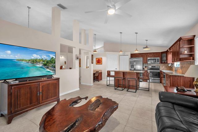 8576 WINDY Circle, Boynton Beach, FL 33472