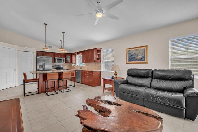 8576 WINDY Circle, Boynton Beach, FL 33472