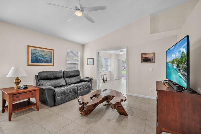 8576 WINDY Circle, Boynton Beach, FL 33472