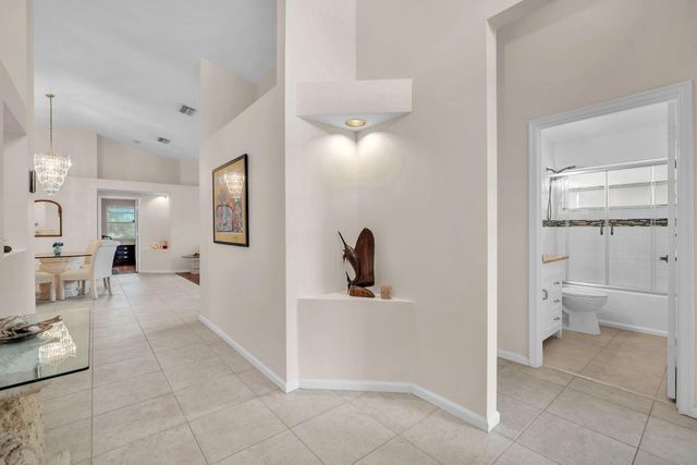 8576 WINDY Circle, Boynton Beach, FL 33472