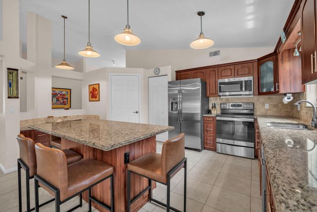 8576 WINDY Circle, Boynton Beach, FL 33472