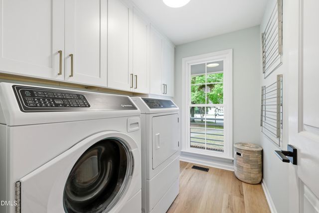 1004 Lantern Light Court, Apex, NC 27502