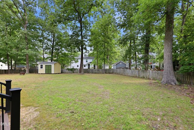 1004 Lantern Light Court, Apex, NC 27502