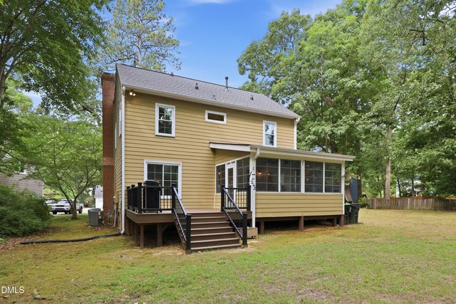 1004 Lantern Light Court, Apex, NC 27502