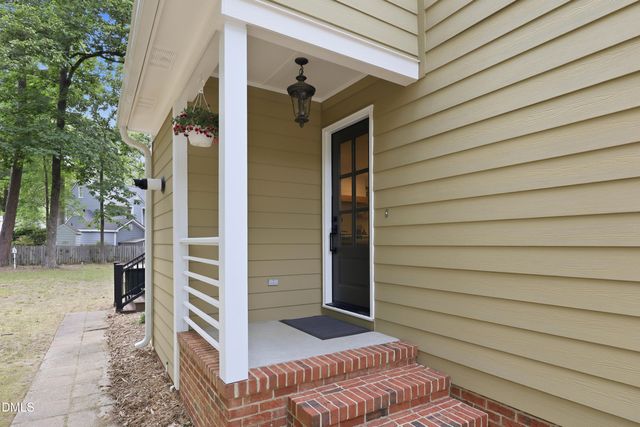 1004 Lantern Light Court, Apex, NC 27502
