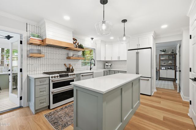 1004 Lantern Light Court, Apex, NC 27502