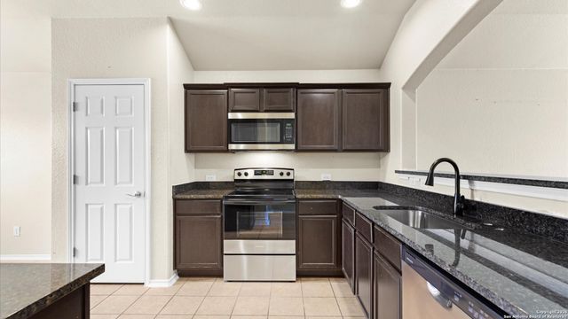 7411 HAZEL CV, San Antonio, TX 78242